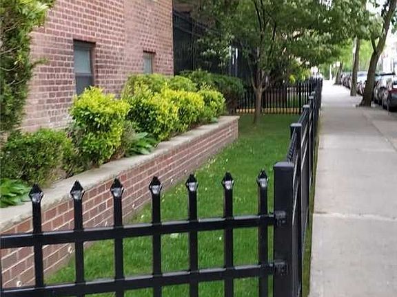 4th image of 88-09 Northern Blvd #105