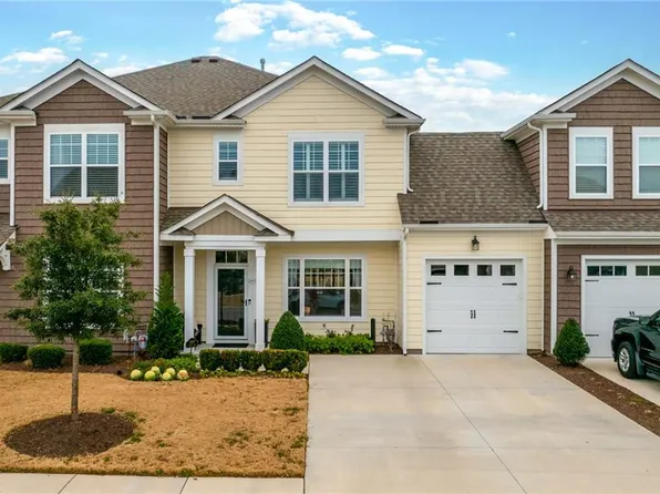 2007 Canning Pl, Chesapeake, VA 23322