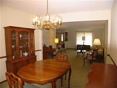 3rd image of 6018 Cabot Ct