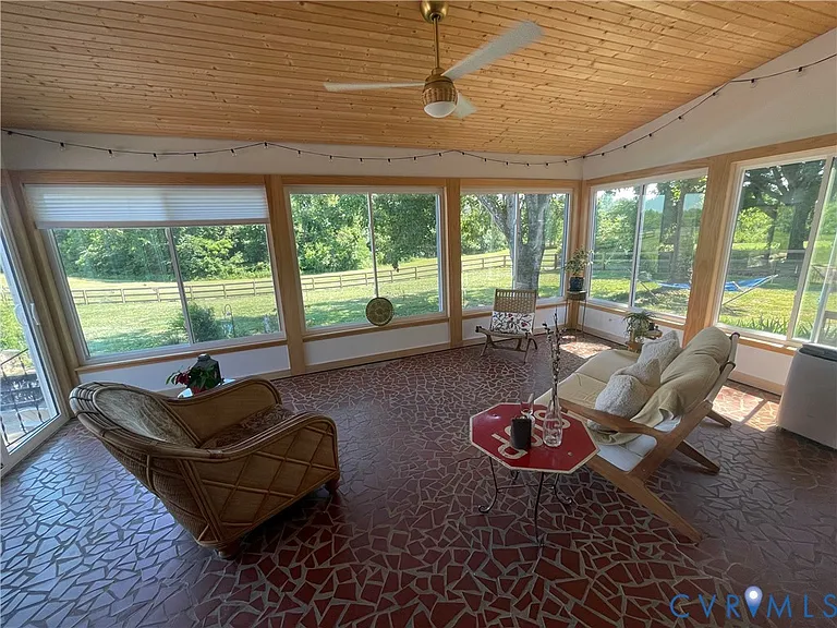 21121 Rocky Ford Rd — Photo 6