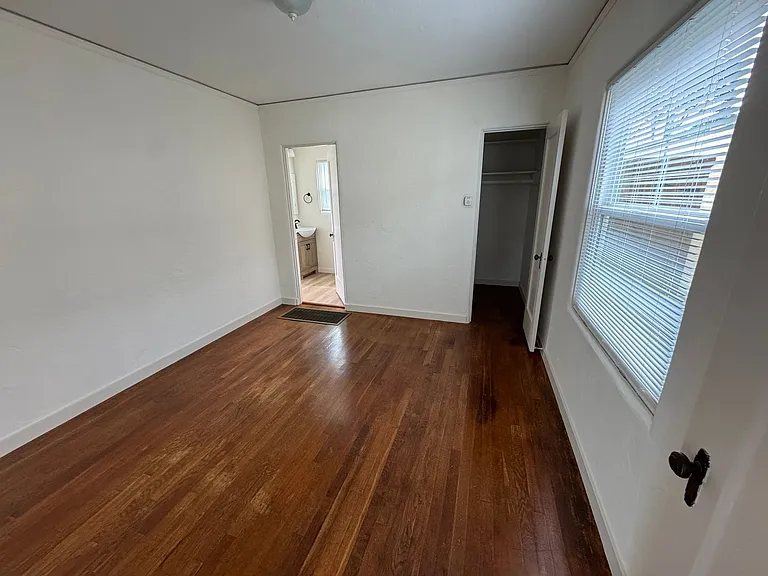 401 Willow St — Photo 5