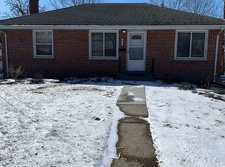 513 N Geyer Rd, Saint Louis, MO 63122