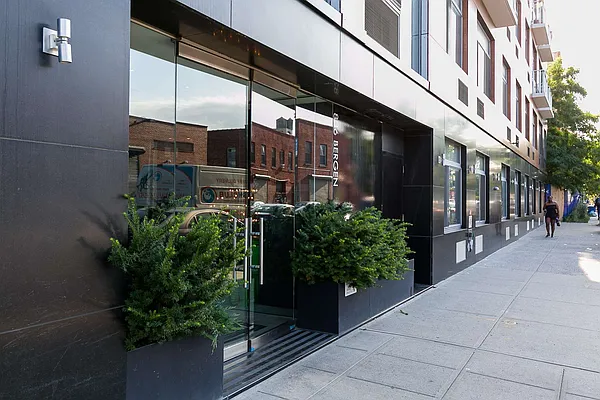 Rented by Nooklyn NYC LLC | media 82