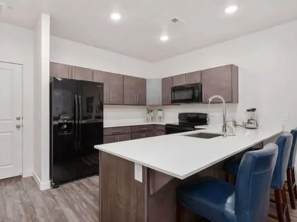 Diamond Ridge Townhomes