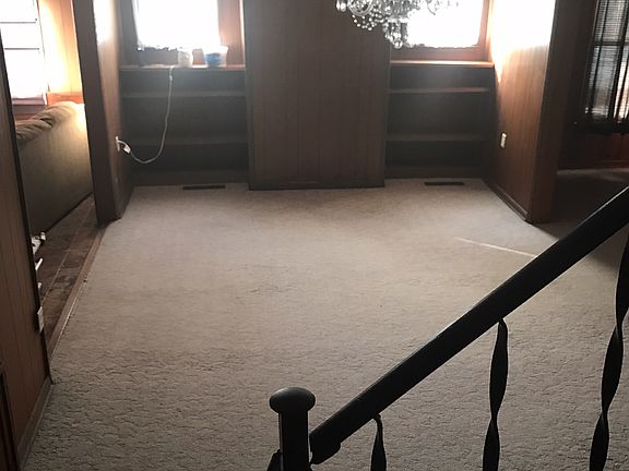 Living Room w/ built-ins