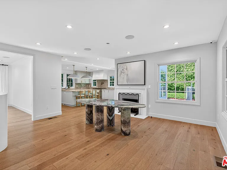 462 Warner Ave — Photo 13