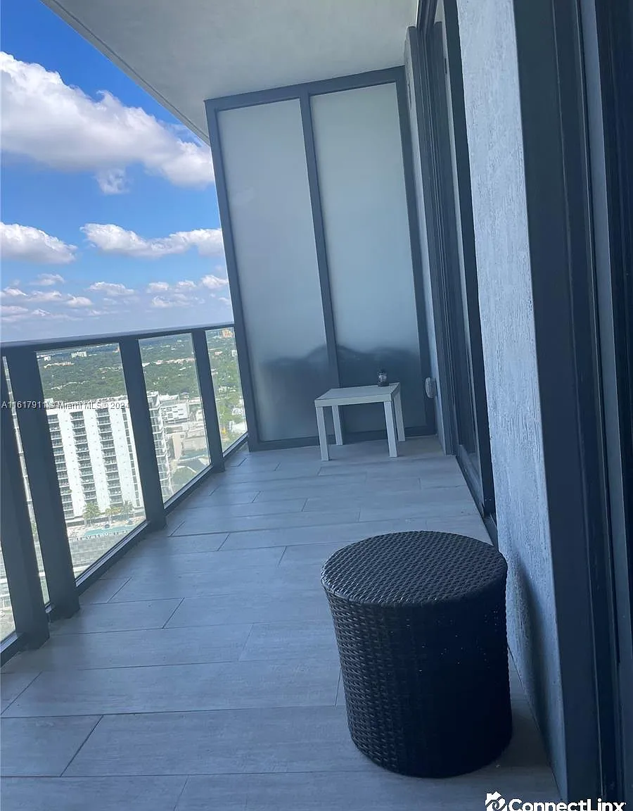 1 bed, 1.0 bath, $3,350 — Photo 3