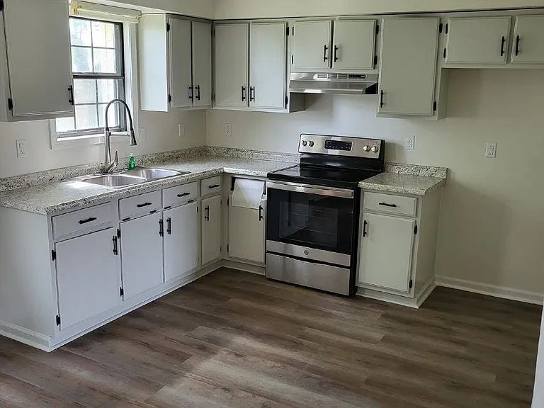 820 Smith Ave — Photo 9