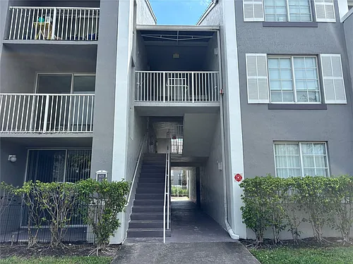 655 SW 111th Way Photo 1
