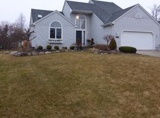 1267 Woodland Ct, Saline, MI 48176