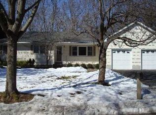 14 Mahogany Rd, Rocky Point, NY 11778