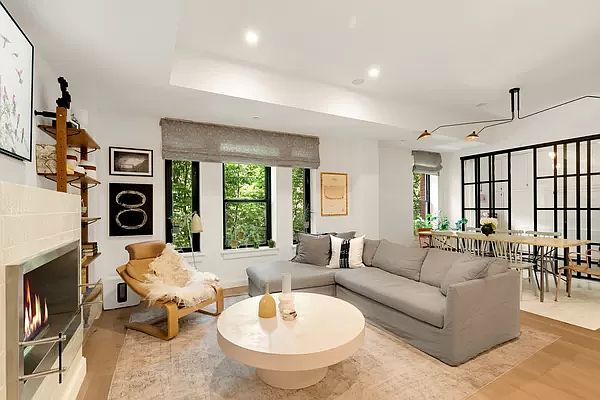 1st image of 320 W 115th St #3