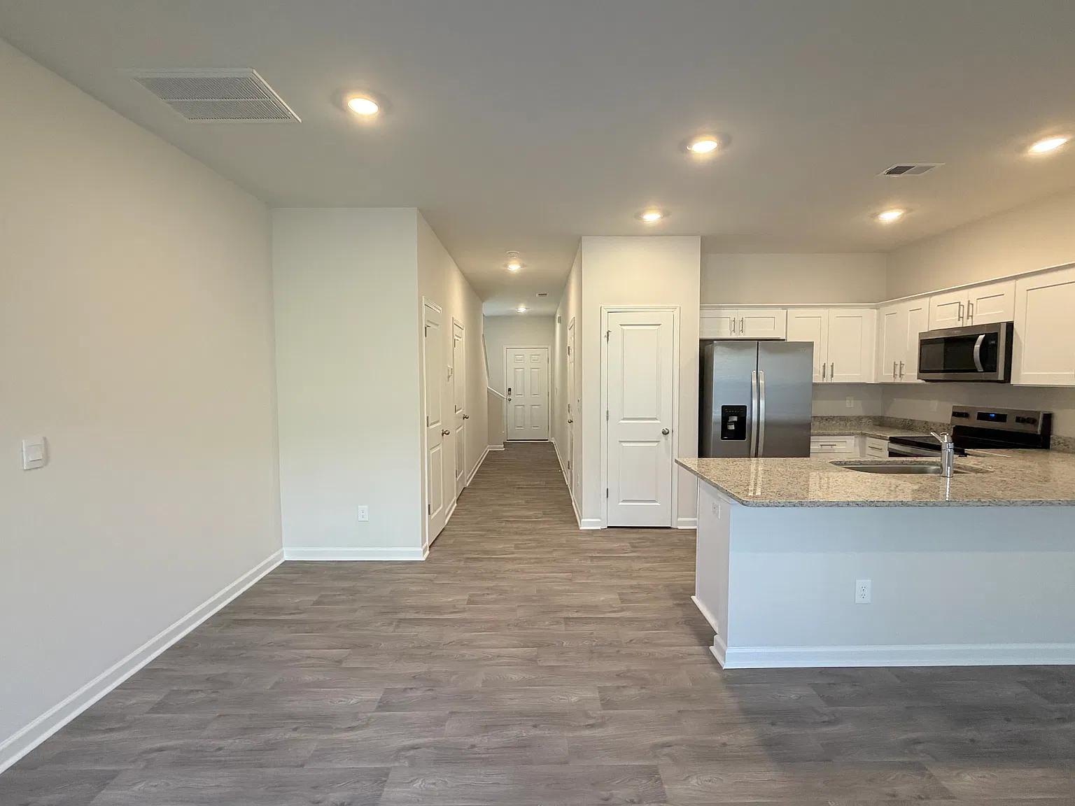 3 bed, 2.5 bath, 1418 sqft, $1,750 — Photo 4