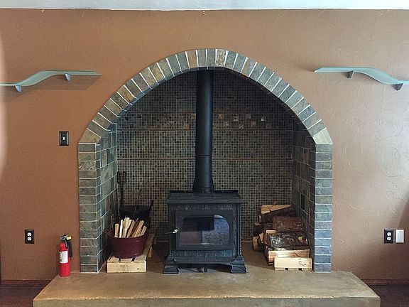 Living Room-Fireplace