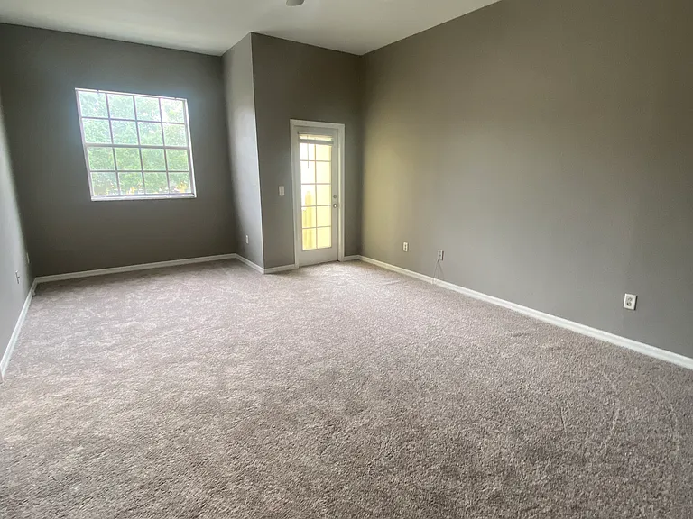 7441 Arlington Grove Cir — Photo 14