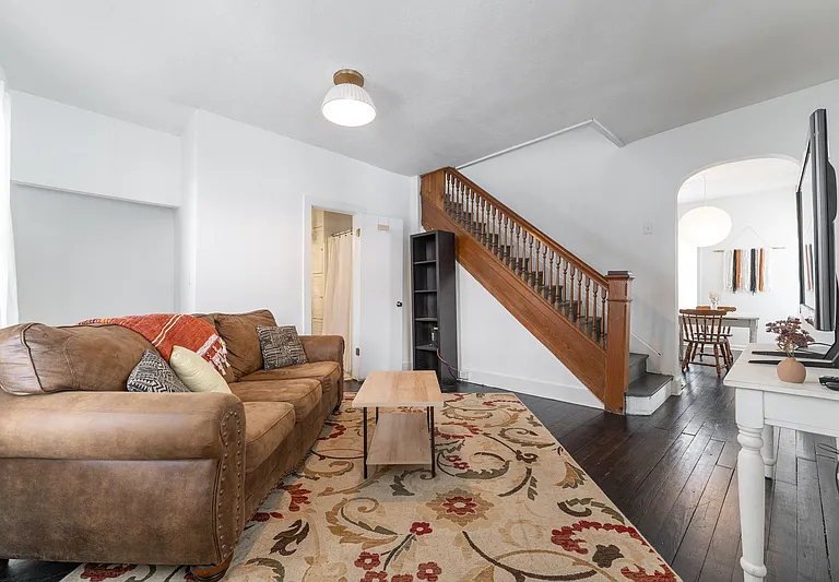 822 Laurel St — Photo 1