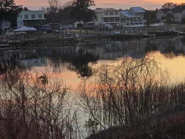 2777 Long Bay Drive SE, Southport, NC 28461