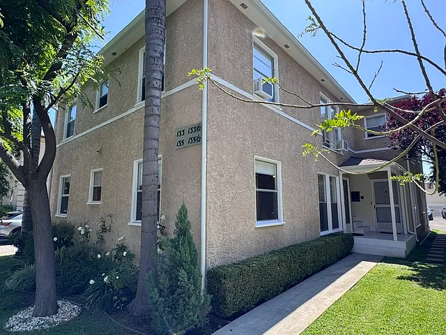 Building Photo - 133 N Kenwood St #133
