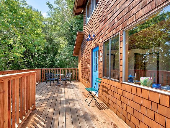 2nd image of 33 Portola Avenue