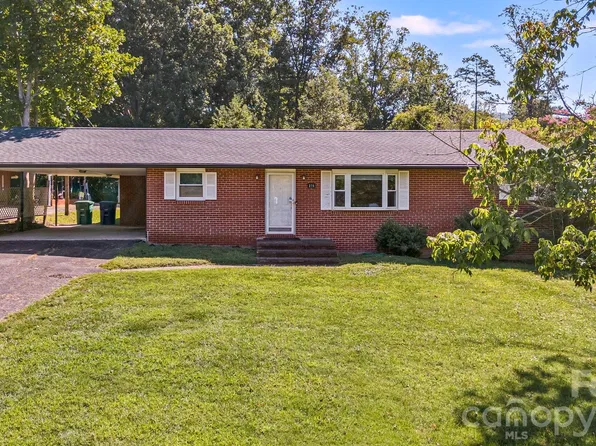 376 School Rd E, Asheville, NC 28803