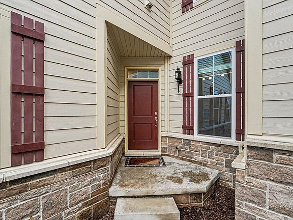 3rd image of 3212 Brackley Dr