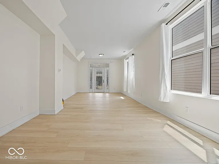 66 E Caven St #66 — Photo 5