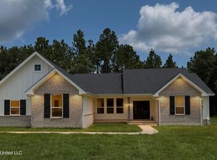 18350 N Fairway View Dr, Biloxi, MS 39532