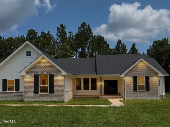 18350 N Fairway View Dr, Biloxi, MS 39532