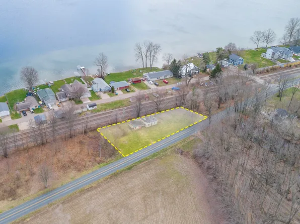 7422 T Ave E, Scotts, MI 49088