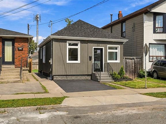 2nd image of 19 Vansitmart Ave
