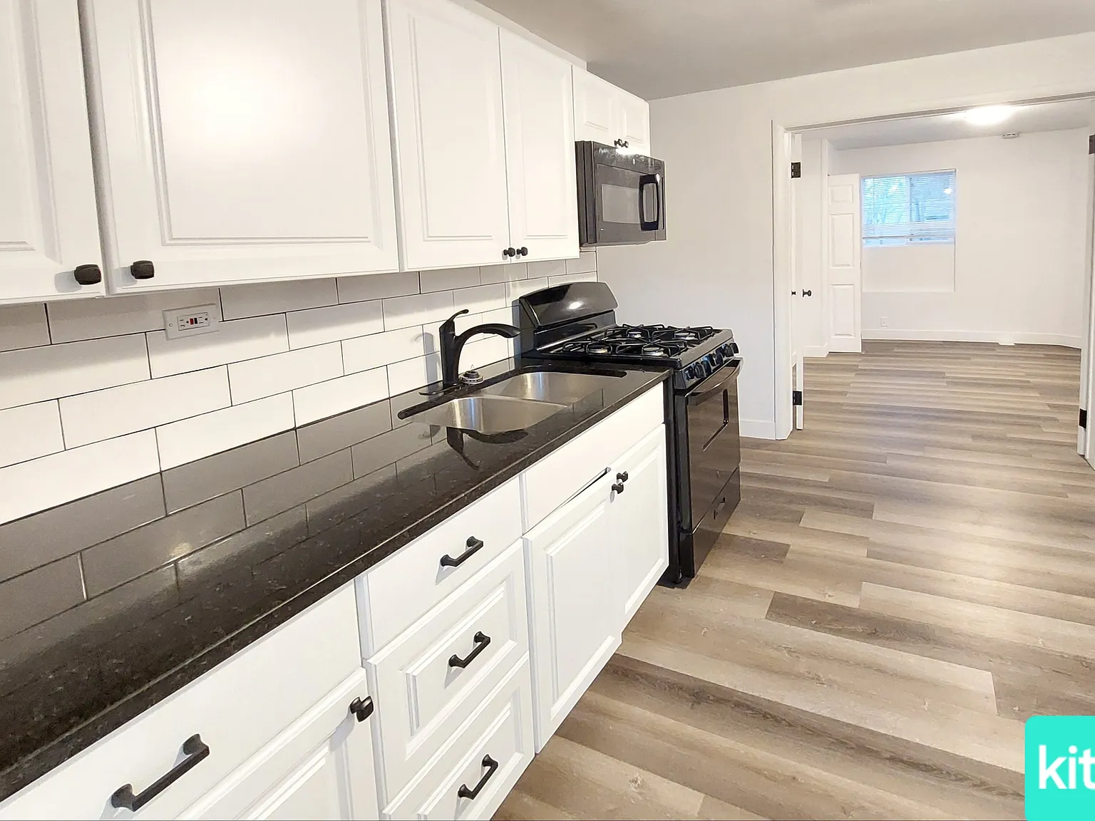 2 bed, 792 sqft, $1,295 — Photo 4