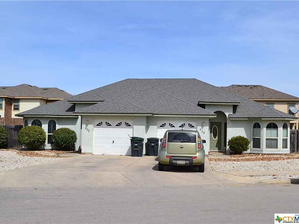1st image of 928/932 Brown Rock Dr
