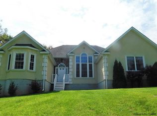 3 Jake Henry Dr, Marlboro, NY 12542