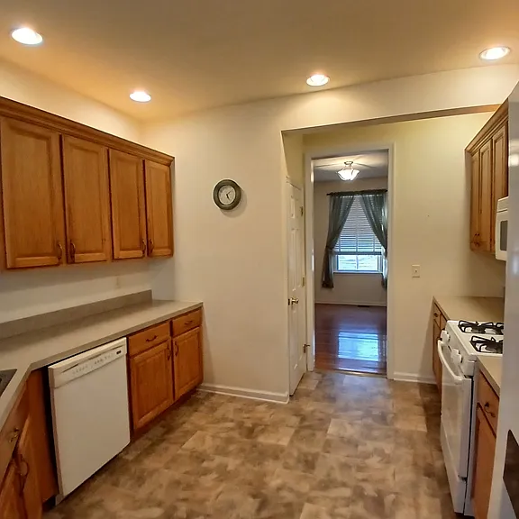 18 Greystone Dr — Photo 10