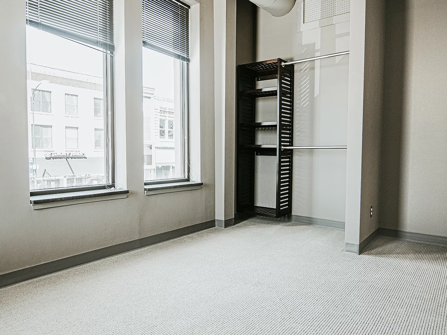 2 bed, 755 sqft, $1,600 — Photo 4