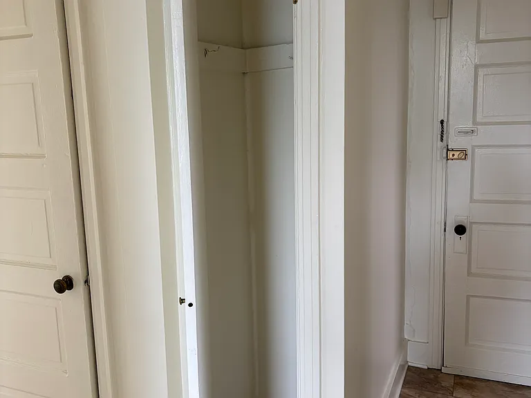 6135 Jackson St #2R — Photo 8