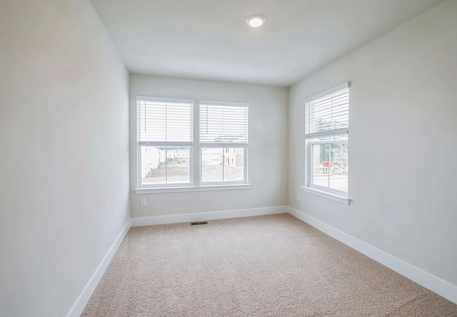 3 bed, 1509 sqft, $2,270 — Photo 2