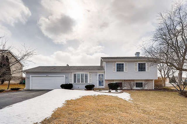 1st image of 400 Woodhollow Ln