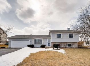 400 Woodhollow Ln, Bartlett, IL