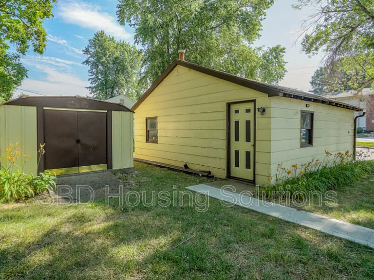 1002 Orchard Ave — Photo 9
