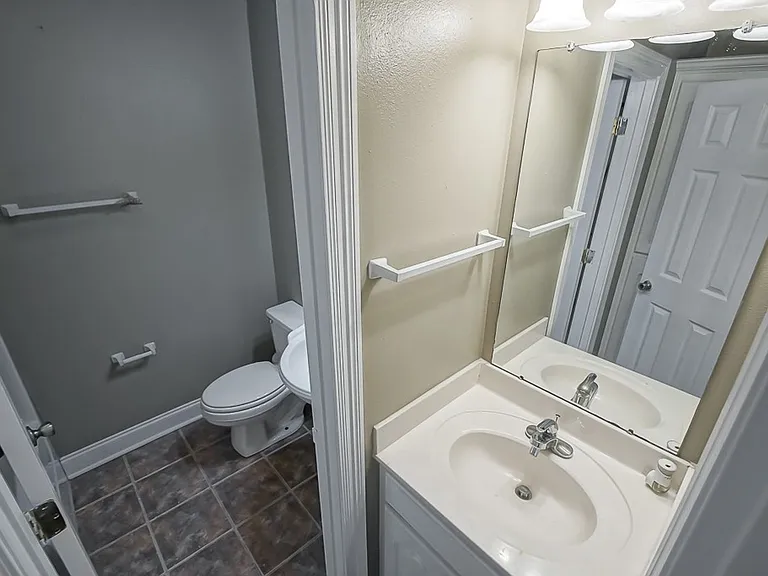 13080 Burgess Ave #8 — Photo 11
