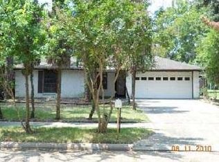 7227 Woodland West Dr, Houston, TX 77040