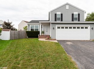 209 Yvonne Ct, Round Lake Beach, IL