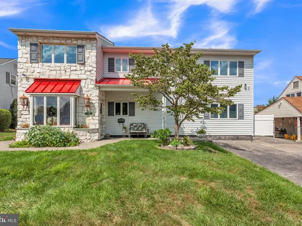 62 Hawthorne Ln, Levittown, PA 19055