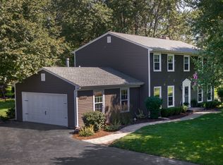 9N721 Beckman Trl, Elgin, IL 60124