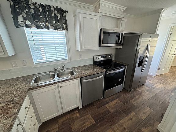 3rd image of 2755 Wells Ave #124