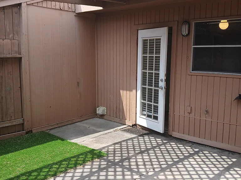 5101 Middlecoff Rd — Photo 23
