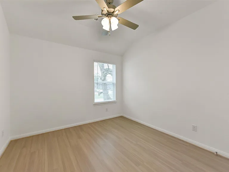 11938 Lakewood West Dr — Photo 23