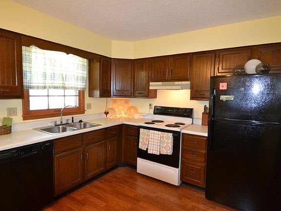 4th image of 608 W Hildreth St