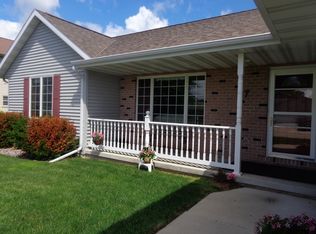 7 Briarwood Ln, Shawano, WI 54166